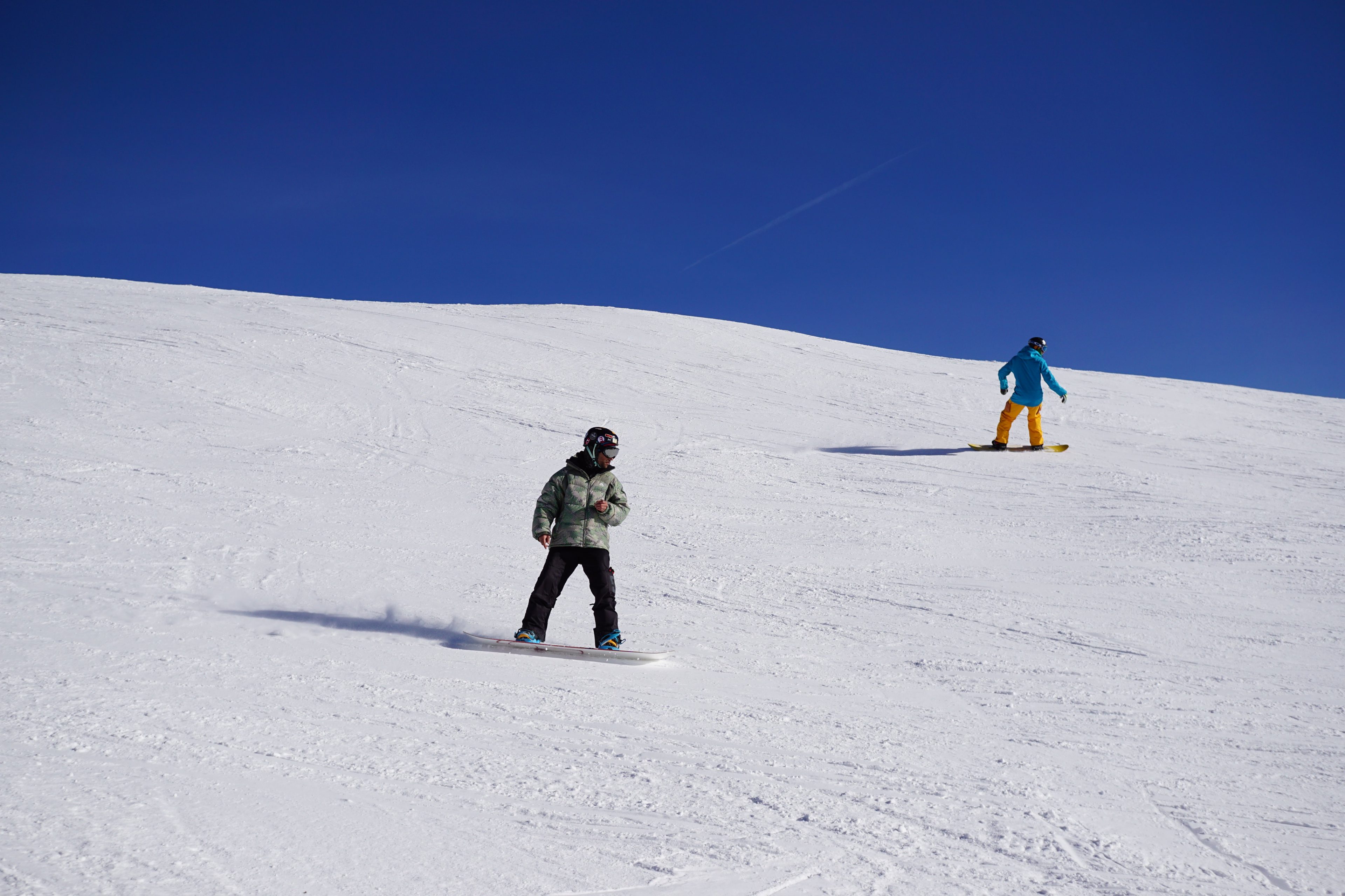 Snowboard para principiantes: por qué cuesta más al principio que el esquí