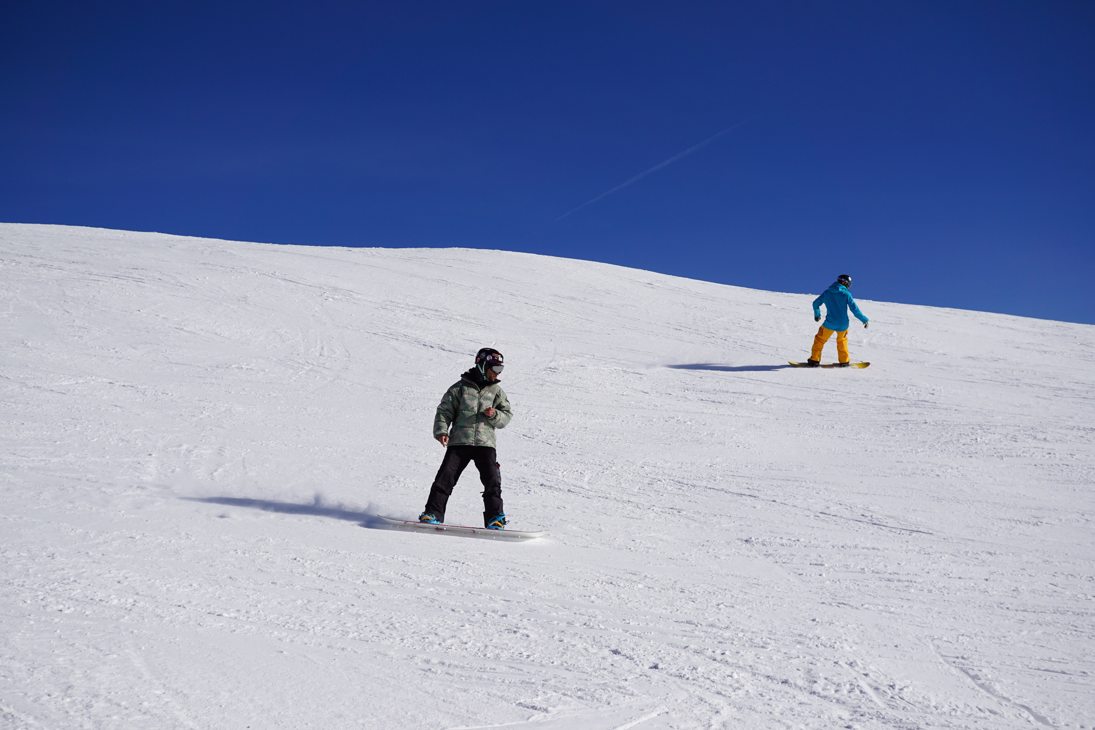 Snowboard para principiantes: por qué cuesta más al principio que el esquí